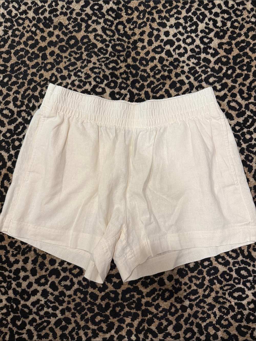 Old Navy Cream Linen Elastic-Waist Shorts